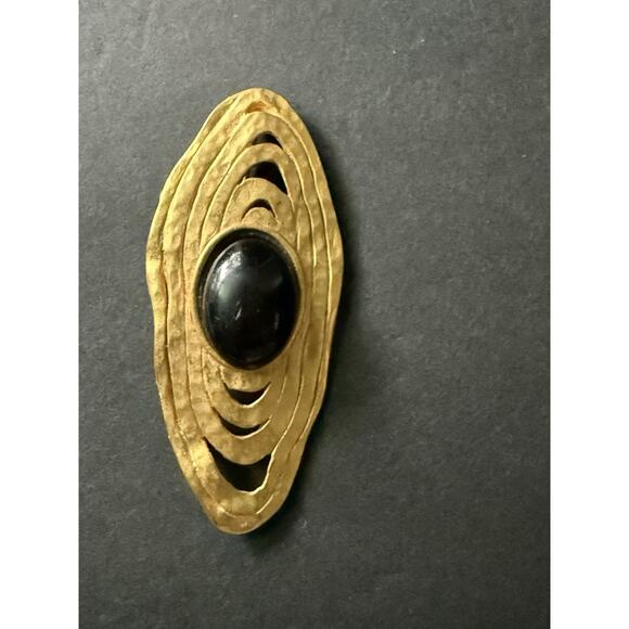 Vintage Mod Abstract Brooch Pin Lucite Black Gold Tone Deco Art To Wear Swirl - Picture 1 of 4